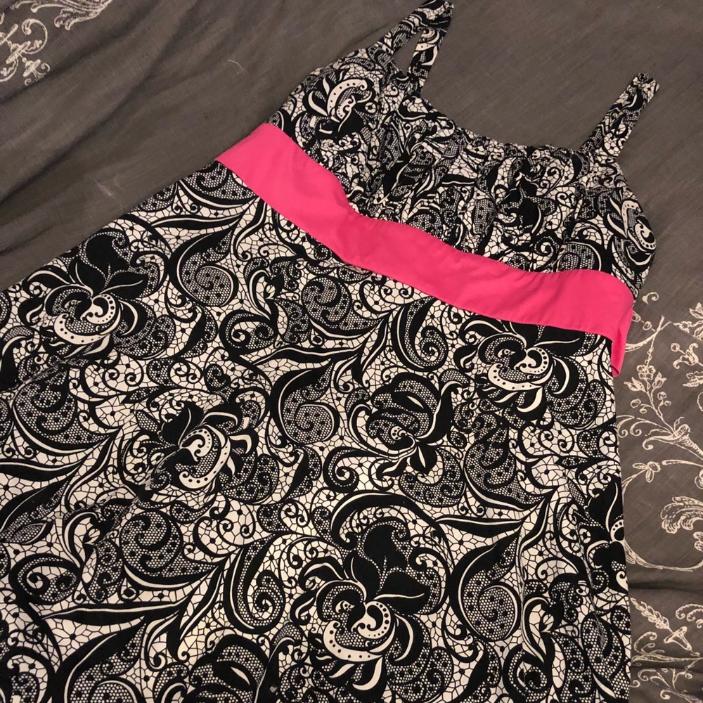 Maurices black & white paisley dress with bow